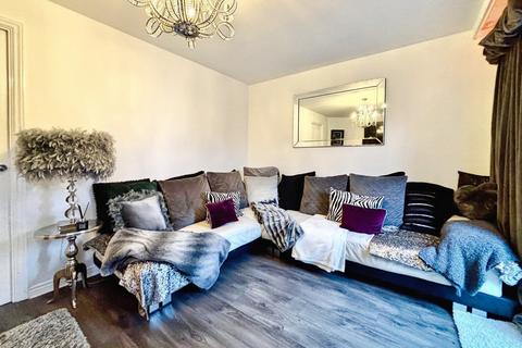 3 bedroom terraced house for sale, Oxford Close, Longbenton, Newcastle upon Tyne, NE12