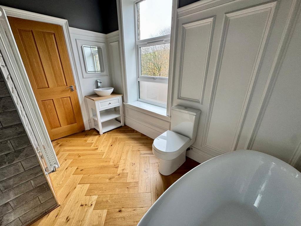 1st Floor Bathroom