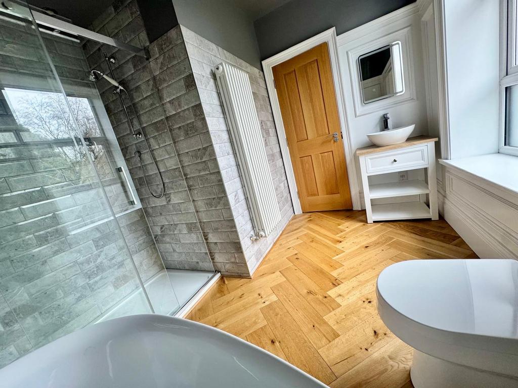 1st Floor Bathroom