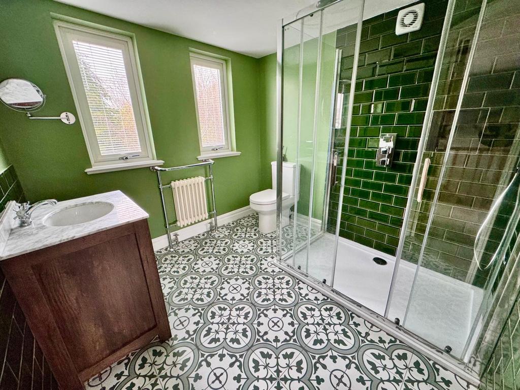 2nd Floor Bathroom