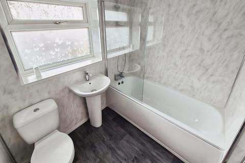 3 bedroom end of terrace house to rent, Wellesley Avenue, Greater Manchester M18