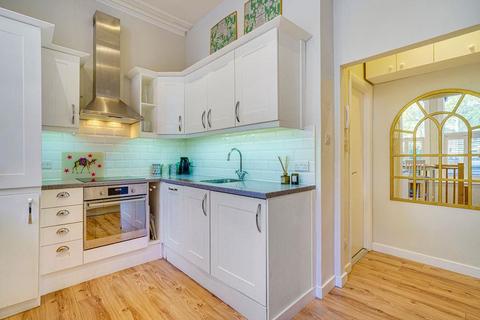 1 bedroom flat for sale, New King's Road, London, SW6