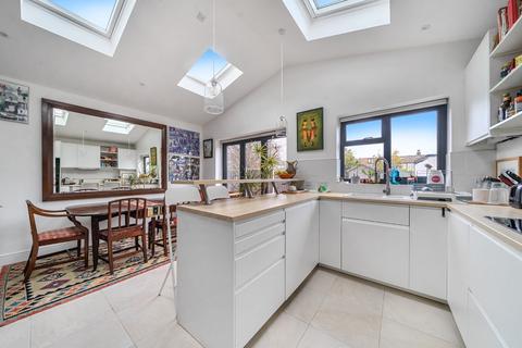 undefined, Victoria Road, Mitcham, CR4