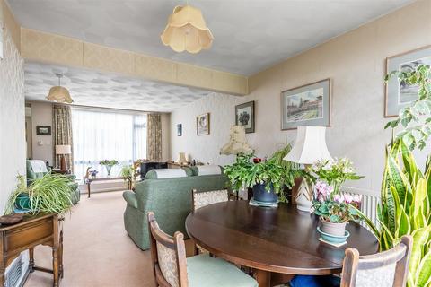 3 bedroom terraced house for sale, Field Court, Oxted