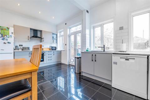 3 bedroom end of terrace house for sale, Bristol Avenue, Leyland
