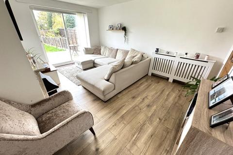 3 bedroom semi-detached house for sale, Ravenscroft Road, Willenhall