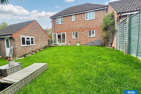 3 bedroom detached house for sale, Tithe Close, London