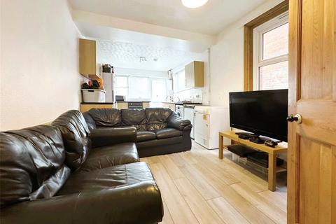 5 bedroom terraced house to rent, Harborough Road, Hampshire SO15