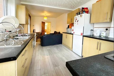 5 bedroom terraced house to rent, Harborough Road, Hampshire SO15