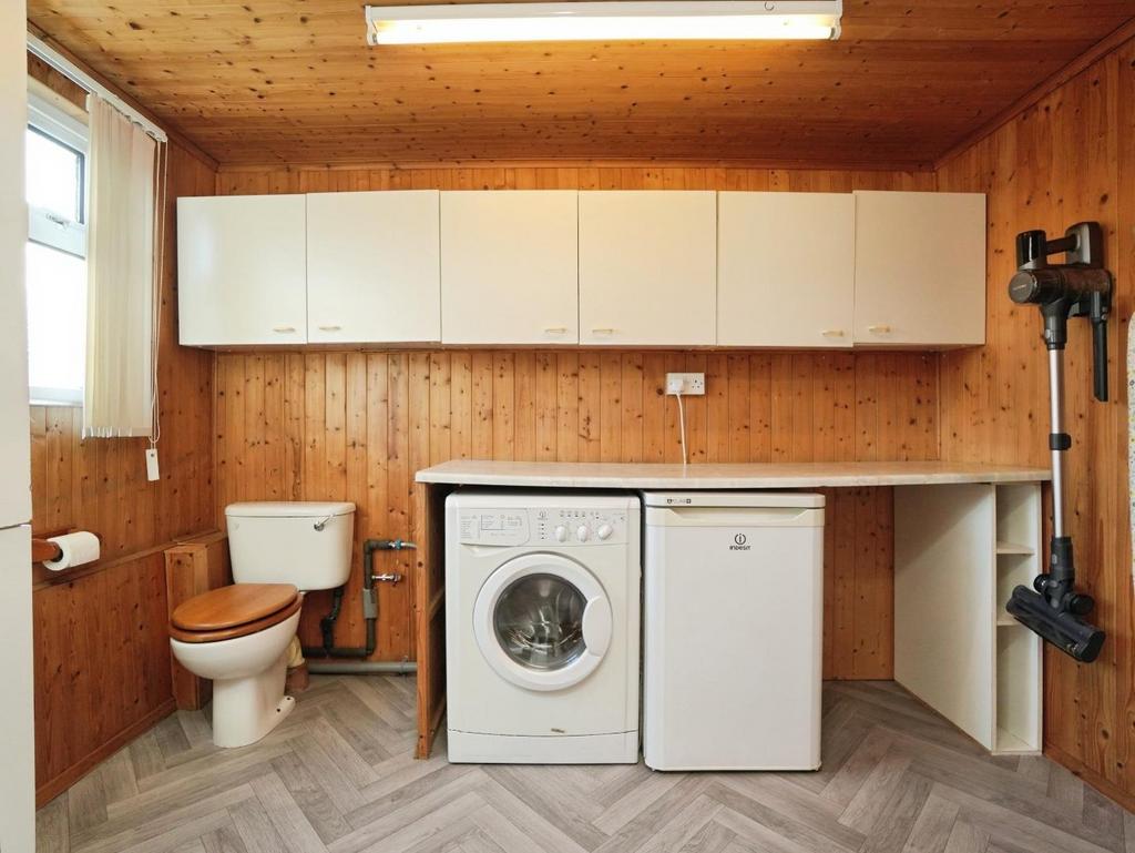 Utility Room / WC