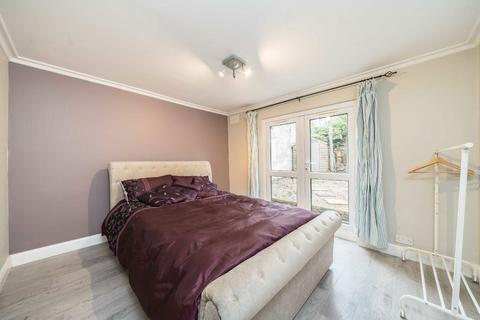 2 bedroom flat to rent, Garratt Terrace, London SW17