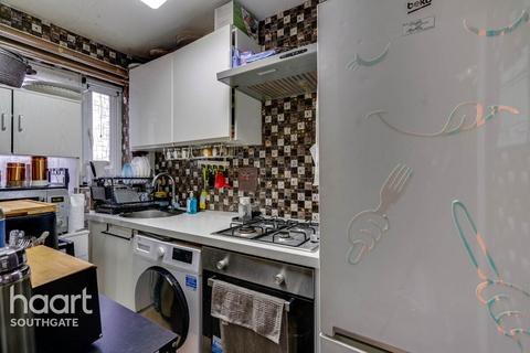1 bedroom flat for sale, Hastings Close, Barnet
