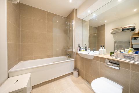 2 bedroom flat to rent, Dobson Walk, London, SE5