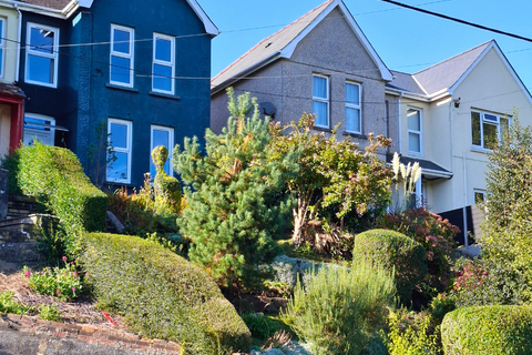 3 bedroom semi-detached house for sale, New Road, Ammanford SA18