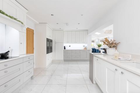 4 bedroom detached house for sale, New Road, Shefford SG17