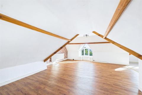 2 bedroom apartment for sale, Prominent position within Upper Clevedon