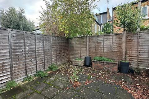 2 bedroom flat for sale, 29A Edenvale Street, Fulham, London, SW6 2SE