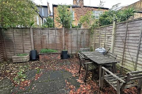 2 bedroom flat for sale, 29A Edenvale Street, Fulham, London, SW6 2SE