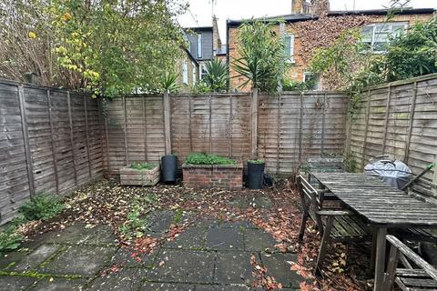 2 bedroom flat for sale, 29A Edenvale Street, Fulham, London, SW6 2SE