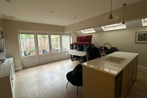 2 bedroom flat for sale, 29A Edenvale Street, Fulham, London, SW6 2SE