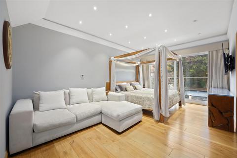 3 bedroom semi-detached house for sale, Dollis Hill Lane, London NW2