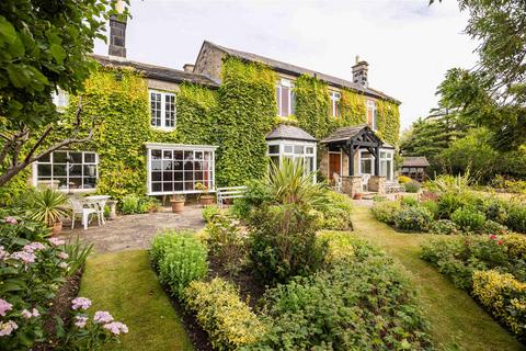 5 bedroom detached house for sale, Brandon Crescent, Leeds LS17