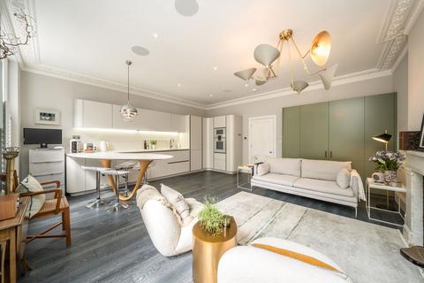 1 bedroom flat for sale, St. Georges Square, London SW1V
