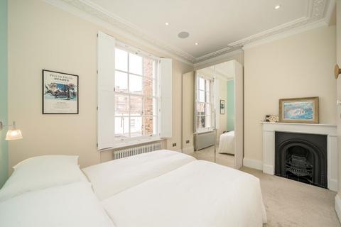 1 bedroom flat for sale, St. Georges Square, London SW1V