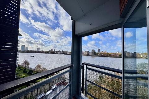 2 bedroom flat for sale, Hutchings Wharf, 1 Hutchings Street, London, E14