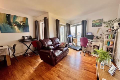 2 bedroom flat for sale, Hutchings Wharf, 1 Hutchings Street, London, E14