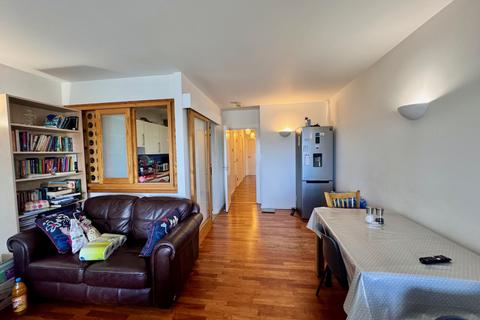 2 bedroom flat for sale, Hutchings Wharf, 1 Hutchings Street, London, E14