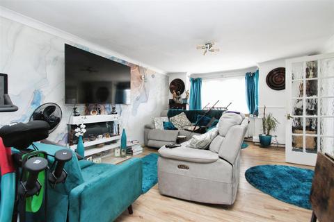 4 bedroom detached house for sale, Burkeston Close, Kemsley