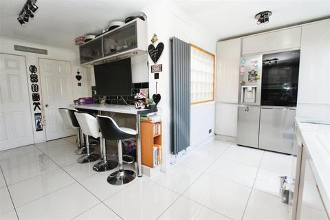 4 bedroom detached house for sale, Burkeston Close, Kemsley