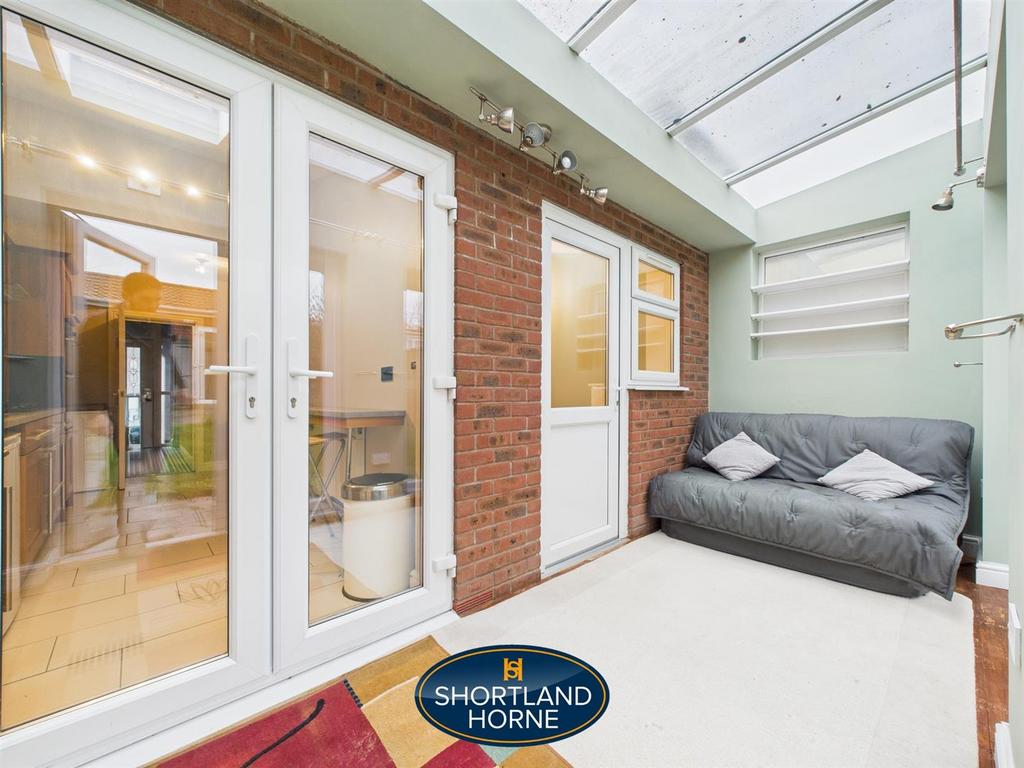 CAM01906 G0-PR0629-STILL010.jpg