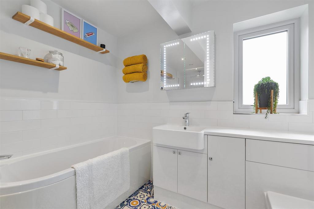 Bathroom.jpg
