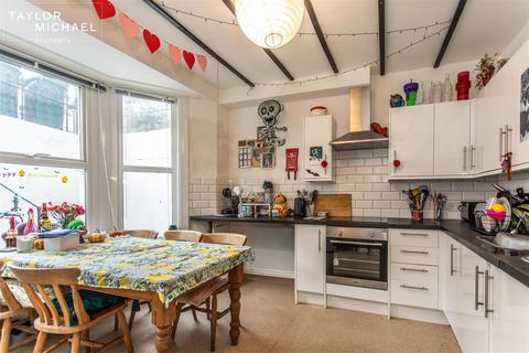 6 bedroom terraced house to rent, Kingsley Road, Brighton