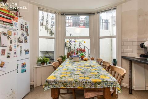 6 bedroom terraced house to rent, Kingsley Road, Brighton