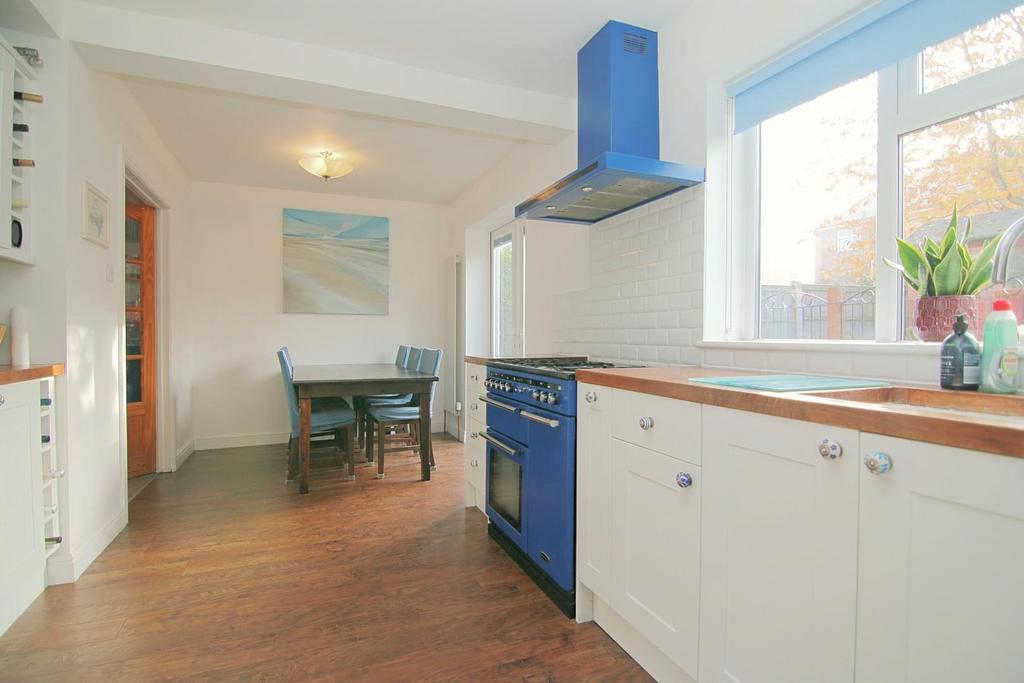 Dining kitchen