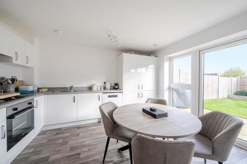 2 bedroom semi-detached house for sale, Claves Crescent, Welwyn Garden City, Hertfordshire