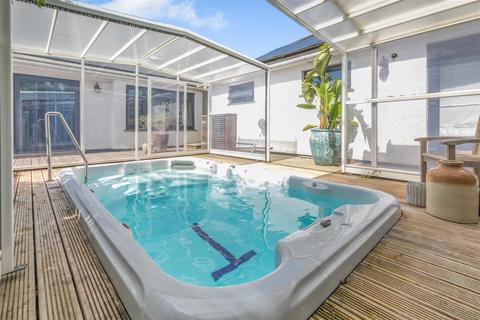 4 bedroom detached house for sale, Newmills Lane, Truro
