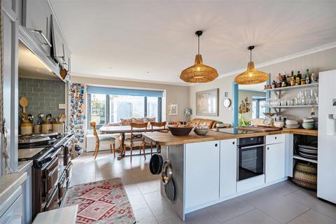 4 bedroom detached house for sale, Newmills Lane, Truro