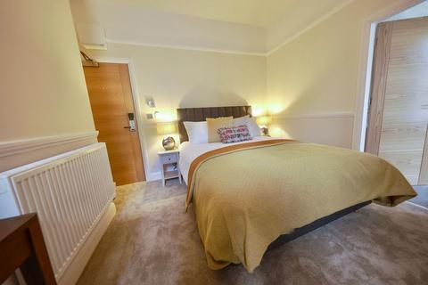 4 bedroom house of multiple occupation to rent, High Street East, Glossop SK13