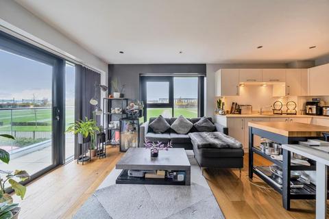 2 bedroom flat for sale, Newbury Racecourse,  Berkshire,  RG14