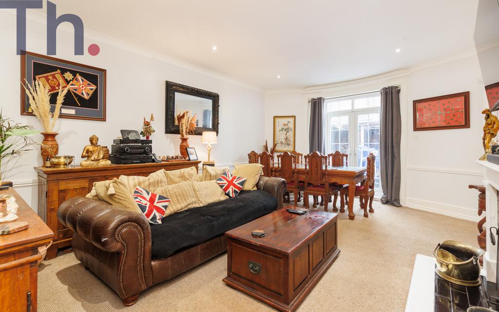 Lounge & Dining Room