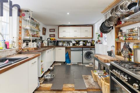 7 bedroom semi-detached house for sale, Newport PO30