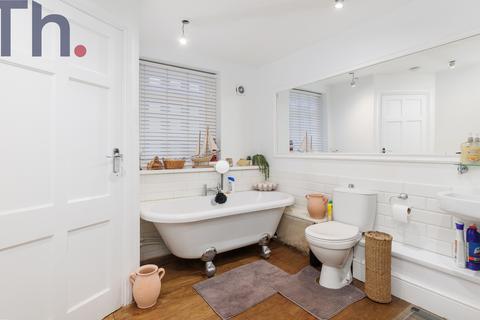 7 bedroom semi-detached house for sale, Newport PO30