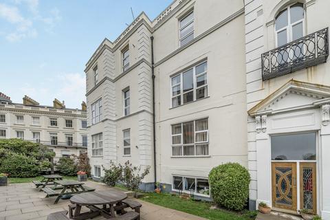2 bedroom flat to rent, Clarence Parade, Southsea PO5