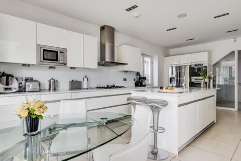 undefined, Hocroft Road, The Hocrofts, NW2