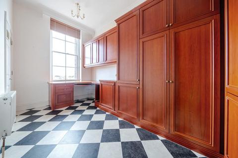 3 bedroom flat to rent, Gunners Row, Southsea