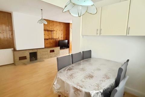 undefined, Chester Avenue, Luton, LU4